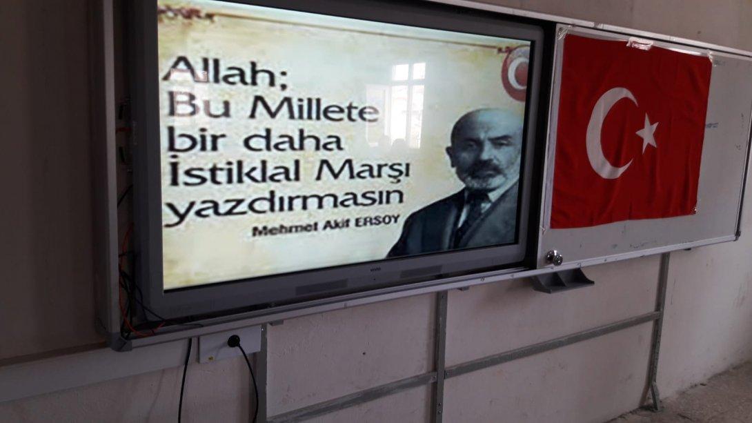 Tarihçi Şube Müdürümüz Özcan TÜRKYILMAZ Öğrencilerimize  "İstiklâl Marşı" Konulu Sunum Gerçekleştirdi 