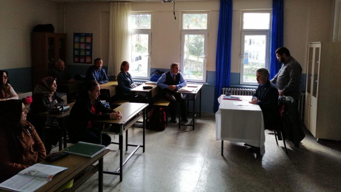 İlçe Milli Eğitim Müdürümüz Mehmet Bilü, Cumhuriyet Ortaokulu 8. Sınıf Veli Toplantılarına Katıldı