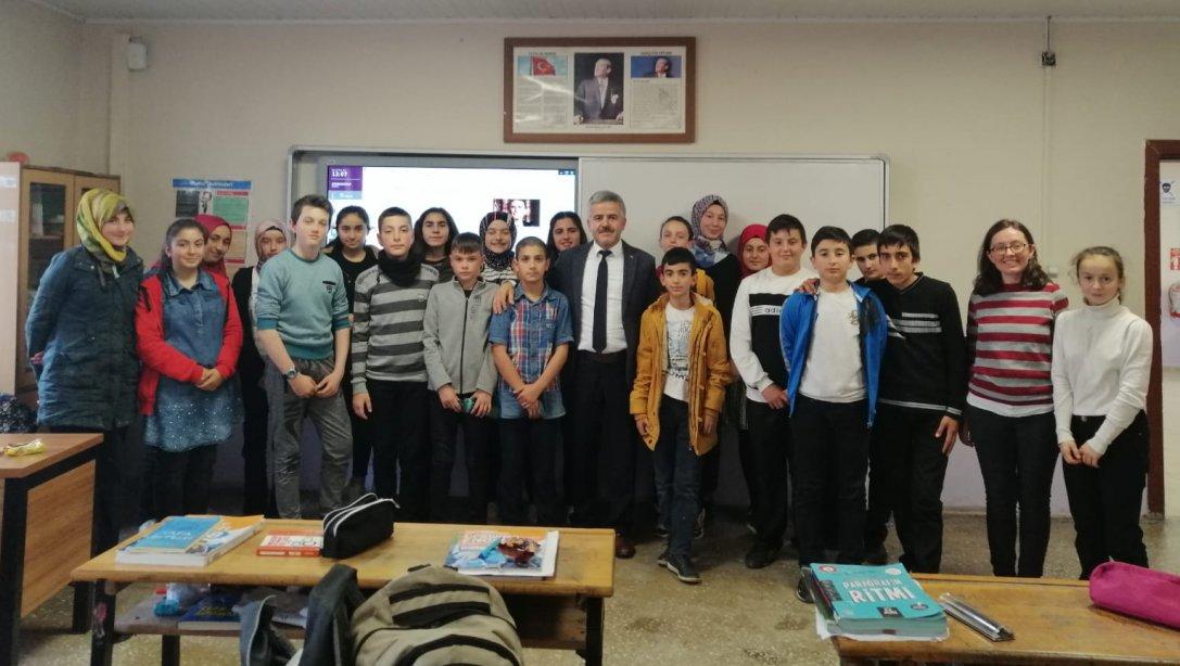 İlçe Milli Eğitim Müdürümüz Mehmet Bilü, Şehit Ersin Şanlı İmam Hatip Ortaokulu 8. Sınıf Öğrencileri ile Bir Araya Geldi