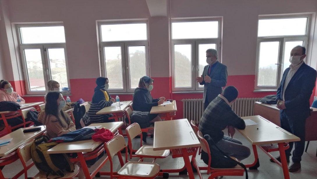 İlçe Milli Eğitim Müdürümüz Mehmet Bilü, Şehit Ahmet Yaşar Anadolu Lisesi 12. Sınıf Öğrencileri ile Bir Araya Geldi