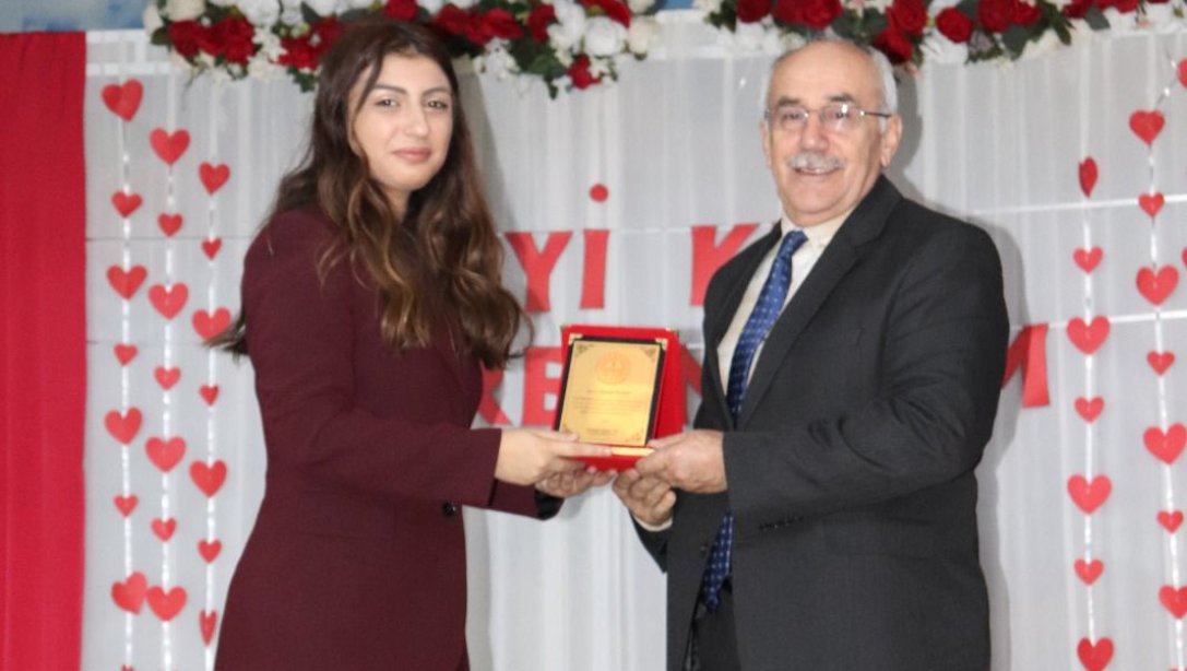 DEĞERLİ ÖĞRETMENİMİZ HAMDİ YILMAZ'A VEDA